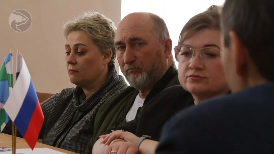 Бердянске депутат Госсовета Крыма Алексей Тихомиров обсудил с местными парламентариями развитие сельского хозяйства и экономическую рентабельность округа Бердянске депутат Госсовета Крыма Алексей Тихомиров обсудил с местными парламентариями развитие сельского хозяйства и экономическую рентабельность округа