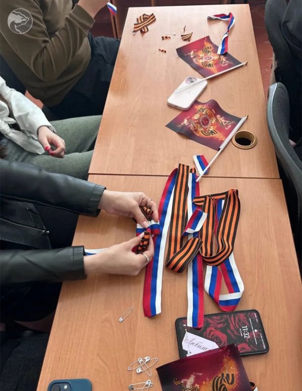 Единая Россия провела акции «Георгиевская лента» и «Окна Победы» в преддверии 81-й годовщины Великой Победы Единая Россия провела акции «Георгиевская лента» и «Окна Победы» в преддверии 81-й годовщины Великой Победы