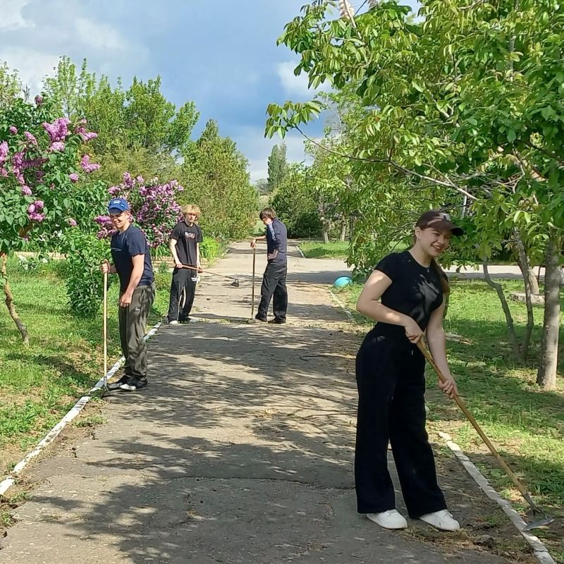Этот пост о студентах, которые делают доброе дело своими руками Этот пост о студентах, которые делают доброе дело своими руками