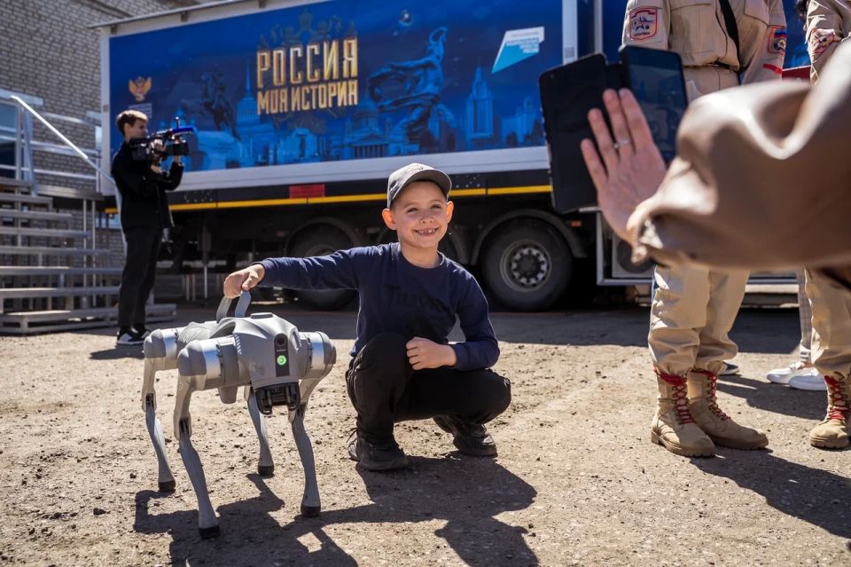 В Бердянск впервые приехал второй мобильный парк «Россия — Моя история» В Бердянск впервые приехал второй мобильный парк «Россия — Моя история»