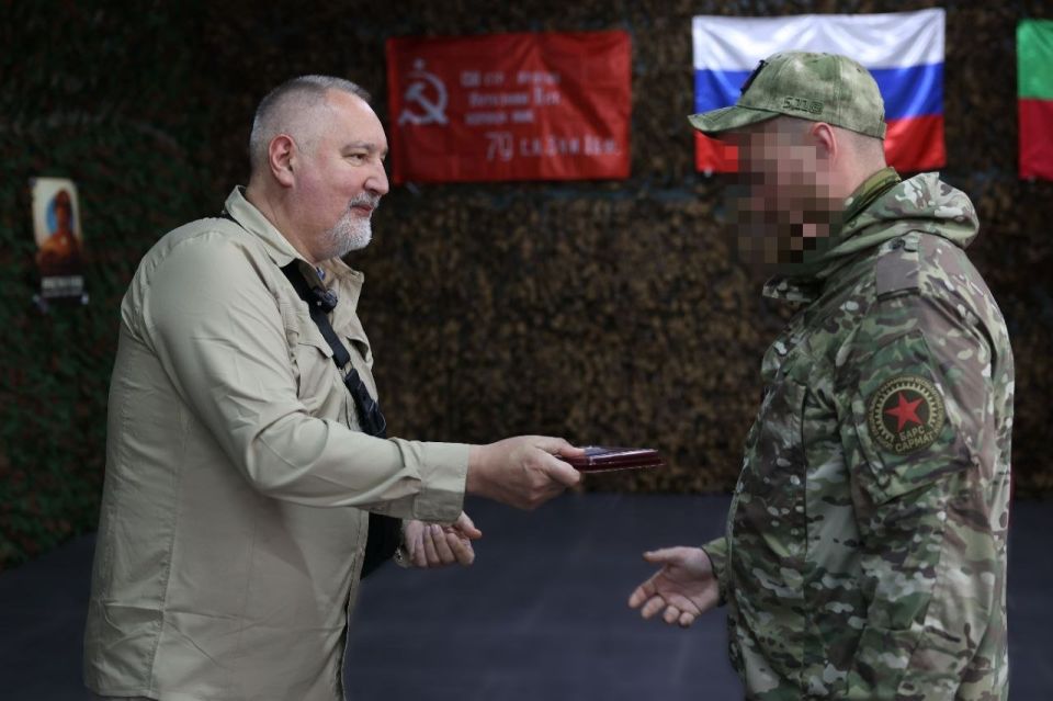 Награждение перед встречей с новобранцами давно стало славной традицией в нашем Центре специального назначения «Барс-Сармат» Награждение перед встречей с новобранцами давно стало славной традицией в нашем Центре специального назначения «Барс-Сармат»