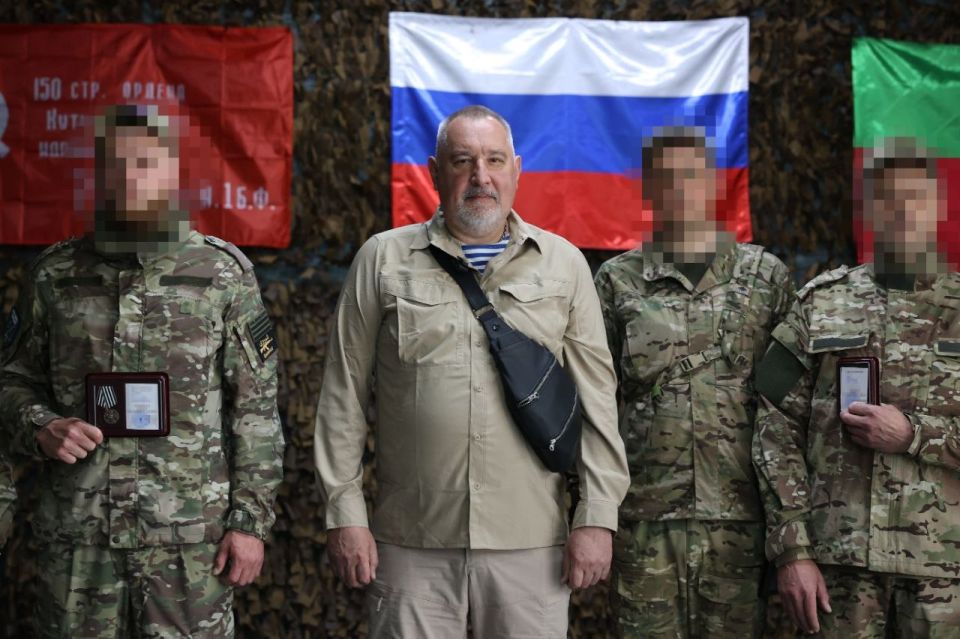 Награждение перед встречей с новобранцами давно стало славной традицией в нашем Центре специального назначения «Барс-Сармат» Награждение перед встречей с новобранцами давно стало славной традицией в нашем Центре специального назначения «Барс-Сармат»