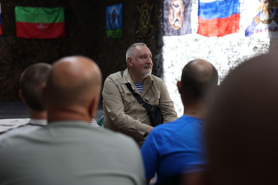 Награждение перед встречей с новобранцами давно стало славной традицией в нашем Центре специального назначения «Барс-Сармат» Награждение перед встречей с новобранцами давно стало славной традицией в нашем Центре специального назначения «Барс-Сармат»