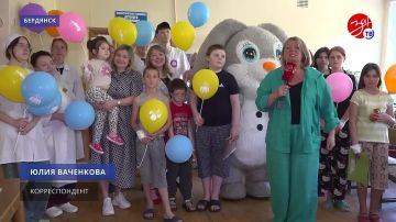 Добрая традиция: третий год подряд студенты дарят праздник детям в больнице