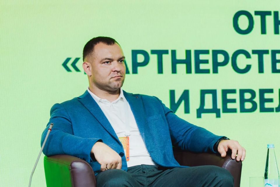 Развитие инвест-потенциала Запорожской области: Министерство имущественных и земельных отношений приняло участие в Бердянском экономическом форуме Развитие инвест-потенциала Запорожской области: Министерство имущественных и земельных отношений приняло участие в Бердянском экономическом форуме