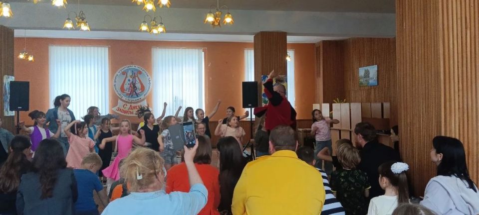 В Бердянске прошла инерактивная программа "Территория дества" В Бердянске прошла инерактивная программа "Территория дества"