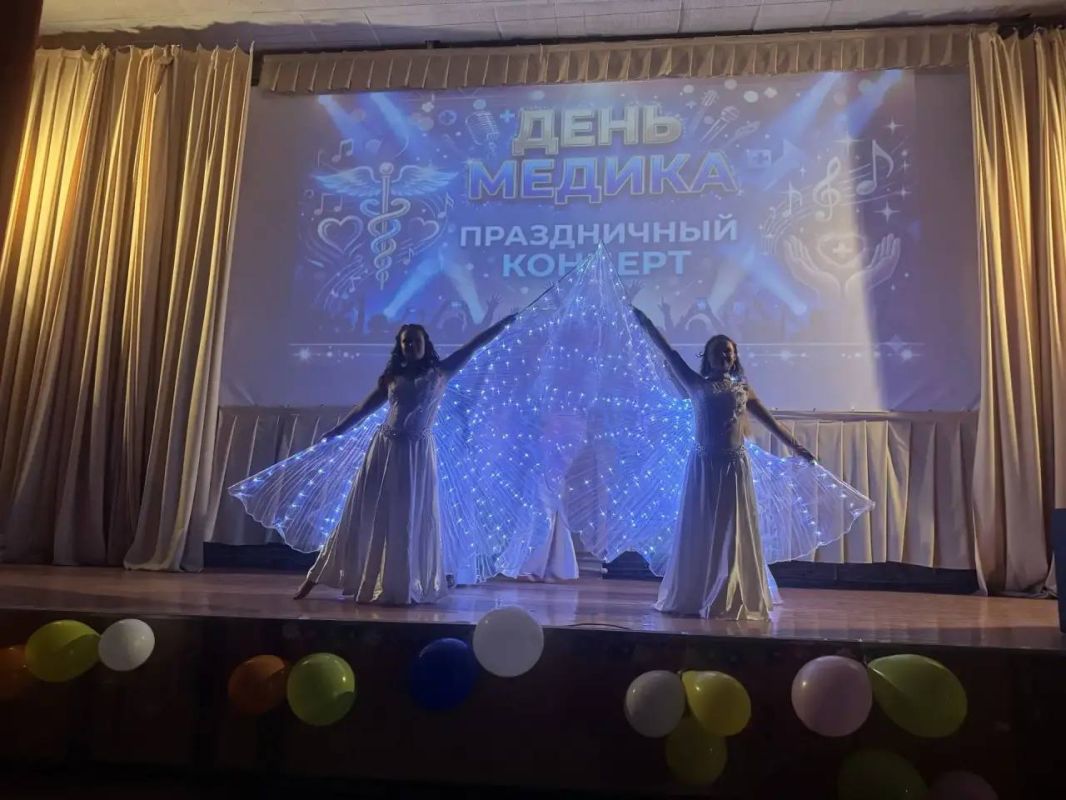 Праздничный концерт в детском санатории "Бердянский" Праздничный концерт в детском санатории "Бердянский"