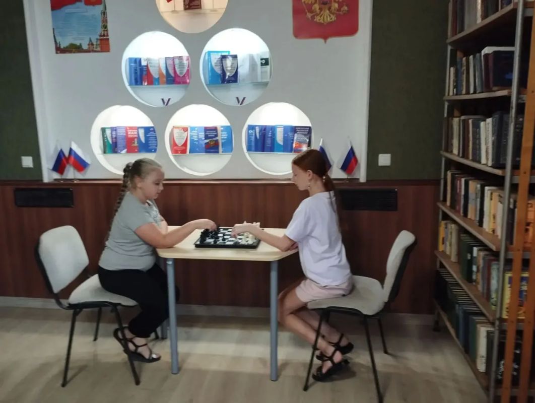 В библиотеке села Осипенко прошел шахматный турнир В библиотеке села Осипенко прошел шахматный турнир