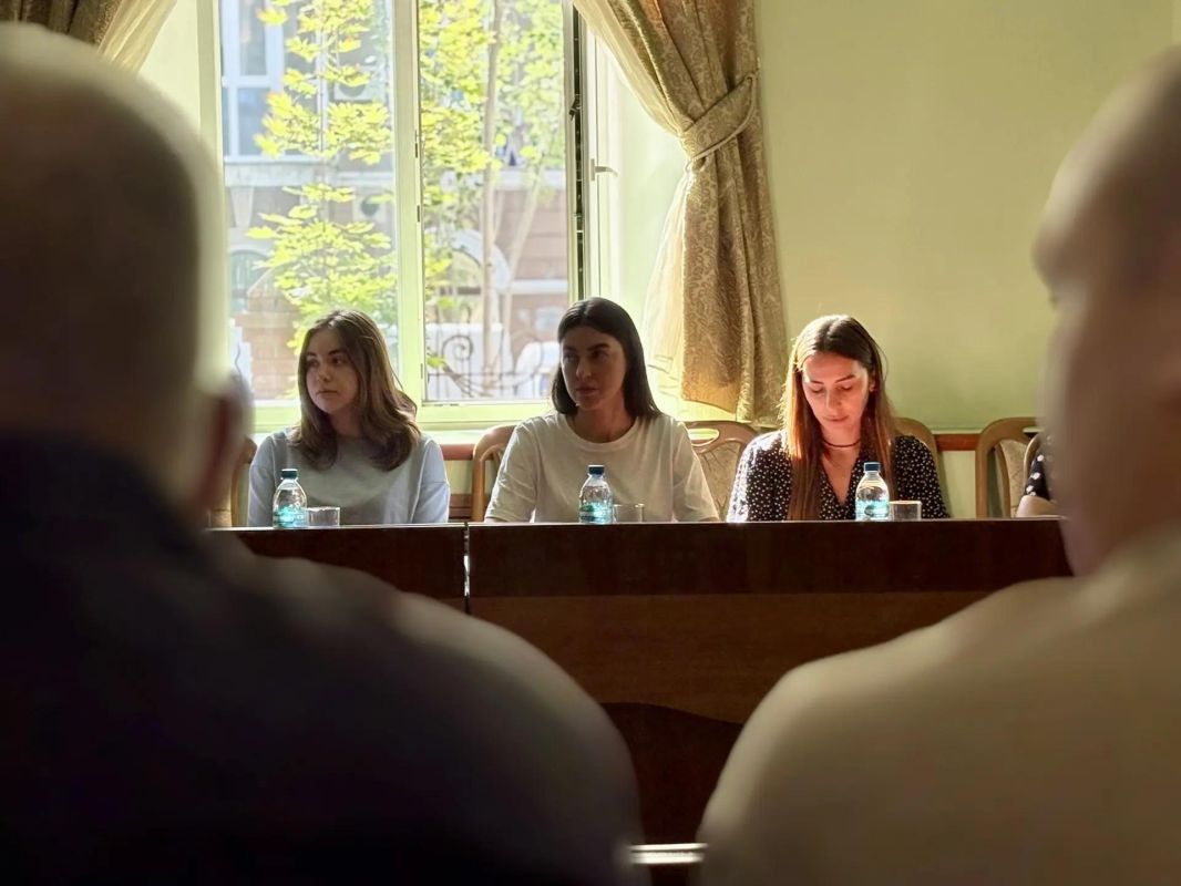В Азовском государственном педагогическом университете обсудили развитие образовательной инфраструктуры в рамках партийного проекта «Моя карьера с Единой Россией» В Азовском государственном педагогическом университете обсудили развитие образовательной инфраструктуры в рамках партийного проекта «Моя карьера с Единой Россией»