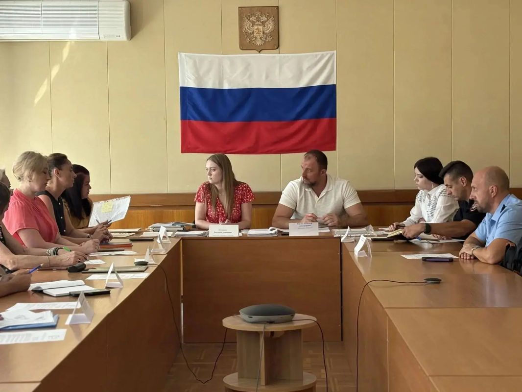 В Бердянске обсудили меры по профилактике подростковой преступности и рассмотрели случай употребления наркотиков несовершеннолетней В Бердянске обсудили меры по профилактике подростковой преступности и рассмотрели случай употребления наркотиков несовершеннолетней