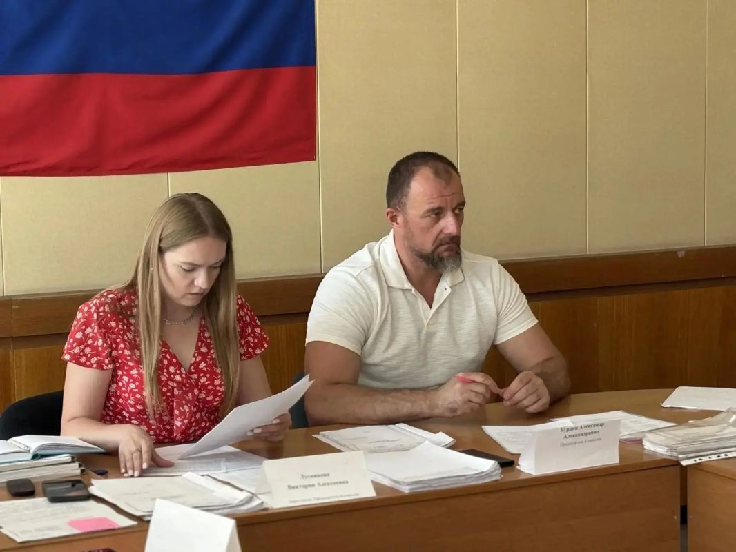 В Бердянске обсудили меры по профилактике подростковой преступности и рассмотрели случай употребления наркотиков несовершеннолетней В Бердянске обсудили меры по профилактике подростковой преступности и рассмотрели случай употребления наркотиков несовершеннолетней