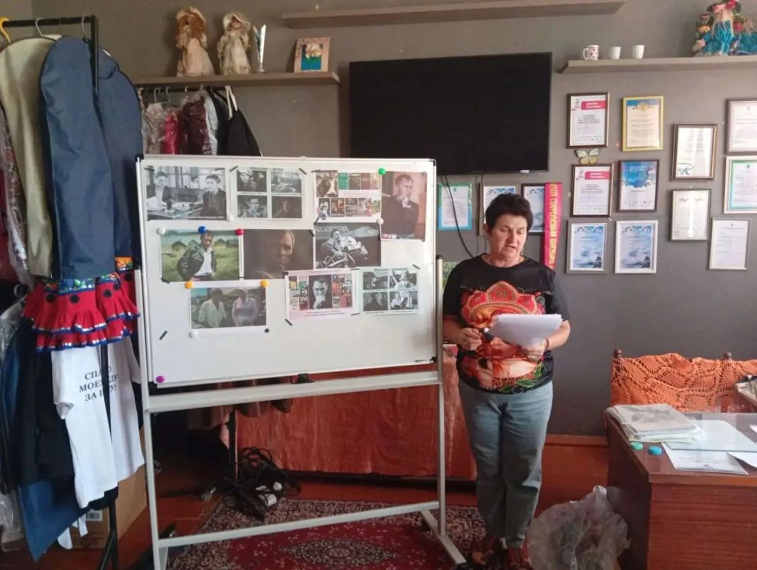 «Василий Шукшин: актёр, писатель, режиссёр»: познавательный час в Старопетровском ДК «Василий Шукшин: актёр, писатель, режиссёр»: познавательный час в Старопетровском ДК