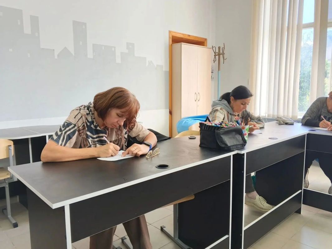 В отделении социальной помощи семьям с детьми обособленного подразделения г. Бердянск ГБУ «Комплексный центр социального обслуживания населения» Министерства труда и социальной политики Запорожской области состоялся тренинг... В отделении социальной помощи семьям с детьми обособленного подразделения г. Бердянск ГБУ «Комплексный центр социального обслуживания населения» Министерства труда и социальной политики Запорожской области состоялся тренинг...