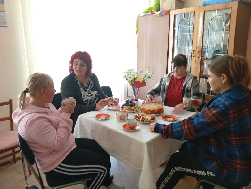 В Доме культуры села Андровка прошло праздничное чаепитие В Доме культуры села Андровка прошло праздничное чаепитие