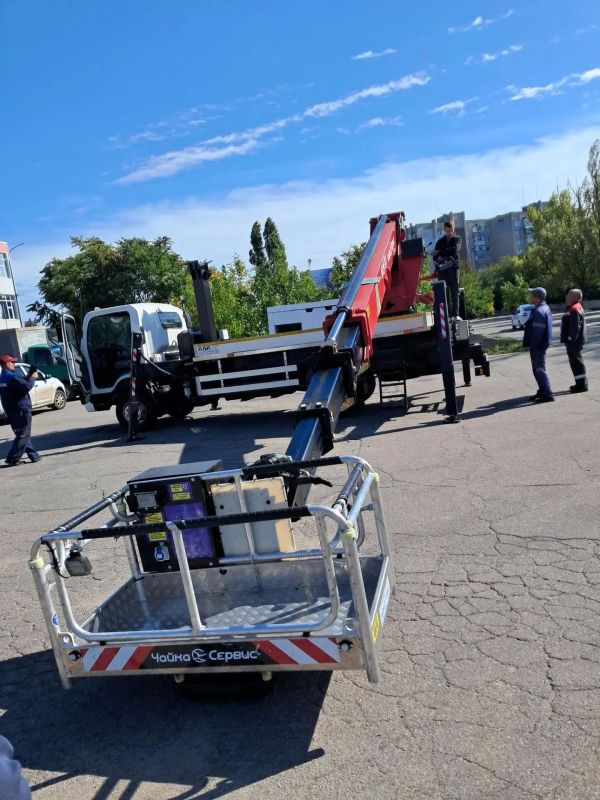 В МБУ «Зеленхоз» теперь есть 28-метровая вышка В МБУ «Зеленхоз» теперь есть 28-метровая вышка