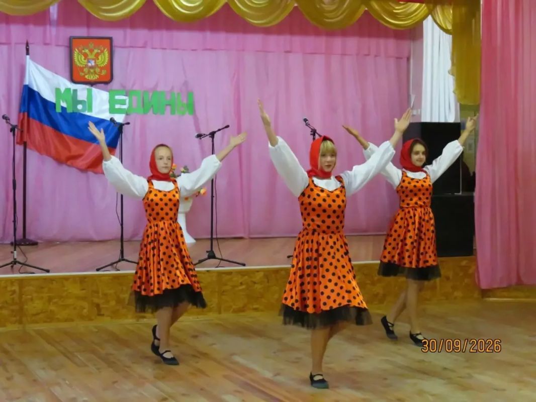 С Россией в сердце. Сегодня в стенах МКУ ЦКиД «Современник» города Бердянск прошло торжественное мероприятие «С Россией в сердце» , посвященное важной исторической дате — воссоединению новых территорий с Российской... С Россией в сердце. Сегодня в стенах МКУ ЦКиД «Современник» города Бердянск прошло торжественное мероприятие «С Россией в сердце» , посвященное важной исторической дате — воссоединению новых территорий с Российской...