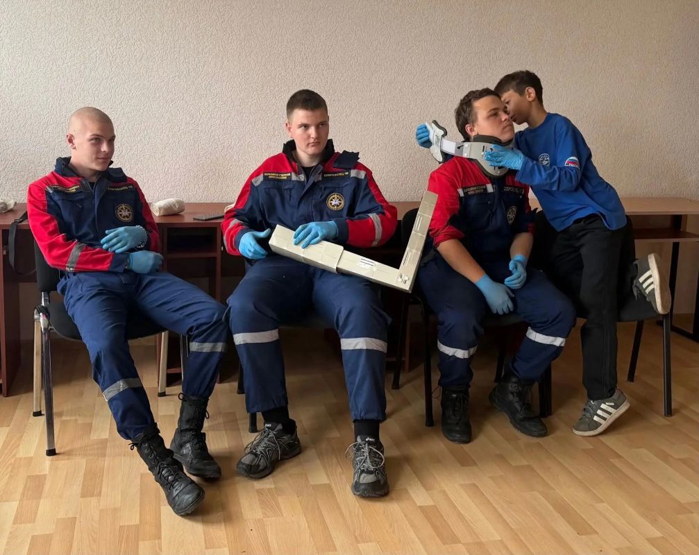 Студенты Бердянского медицинского колледжа приняли участие в занятиях по основам оказания первой помощи Студенты Бердянского медицинского колледжа приняли участие в занятиях по основам оказания первой помощи