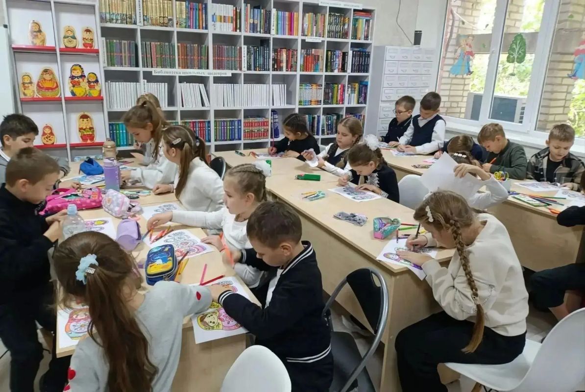 В библиотеке прошло мероприятие, посвящённое Дню рождения русской матрёшки В библиотеке прошло мероприятие, посвящённое Дню рождения русской матрёшки